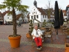 Auf dem Marktplatz mit Rathaus in Lingen/Ems.