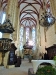 Inneres mit Hochaltar und Chorfenster