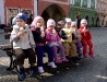 Der Kindergarten schleckt Eis