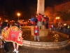 Glückliche Fans im Brunnen